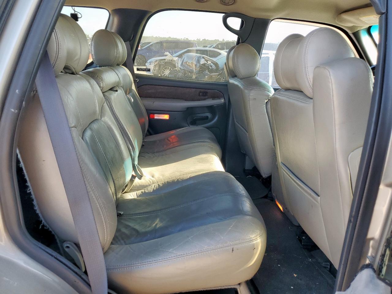 2001 Chevrolet Tahoe C1500 VIN: 1GNEC13T31R176778 Lot: 64949165