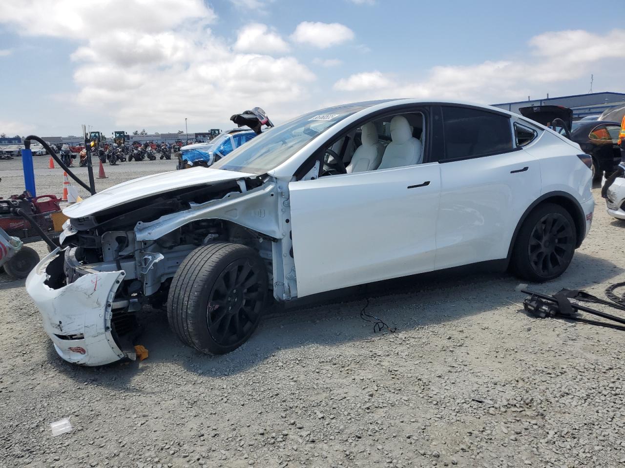 5YJYGAEE0MF178975 2021 Tesla Model Y