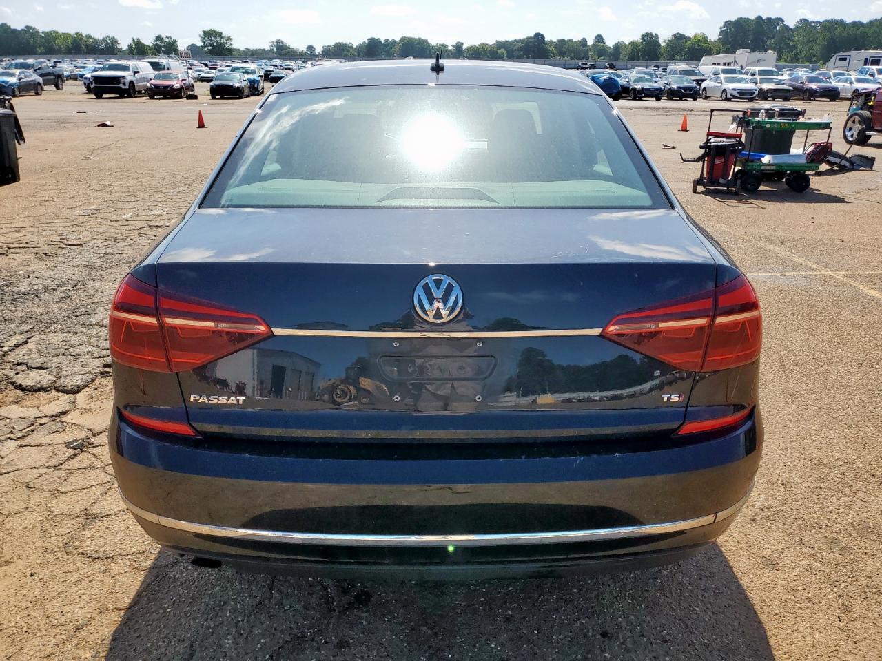 2017 Volkswagen Passat S VIN: 1VWAT7A31HC039975 Lot: 64820155