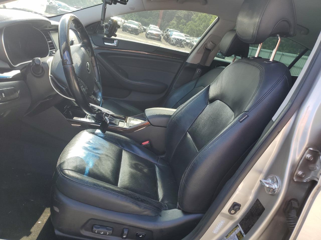 2014 Kia Cadenza Premium VIN: KNALN4D75E5120221 Lot: 60710385