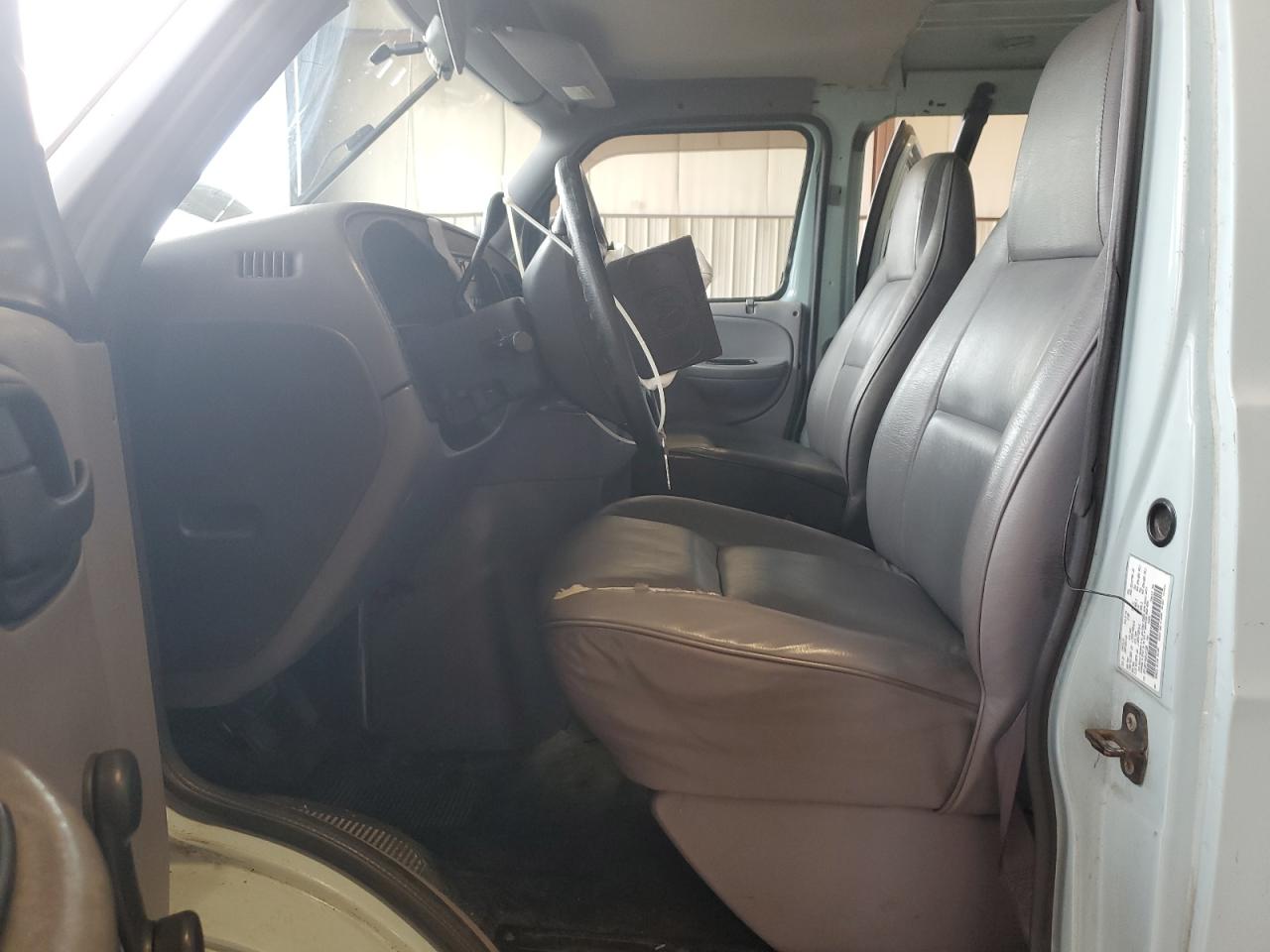 1998 Dodge Ram Van B2500 VIN: 2B7JB21YXWK121592 Lot: 64211835
