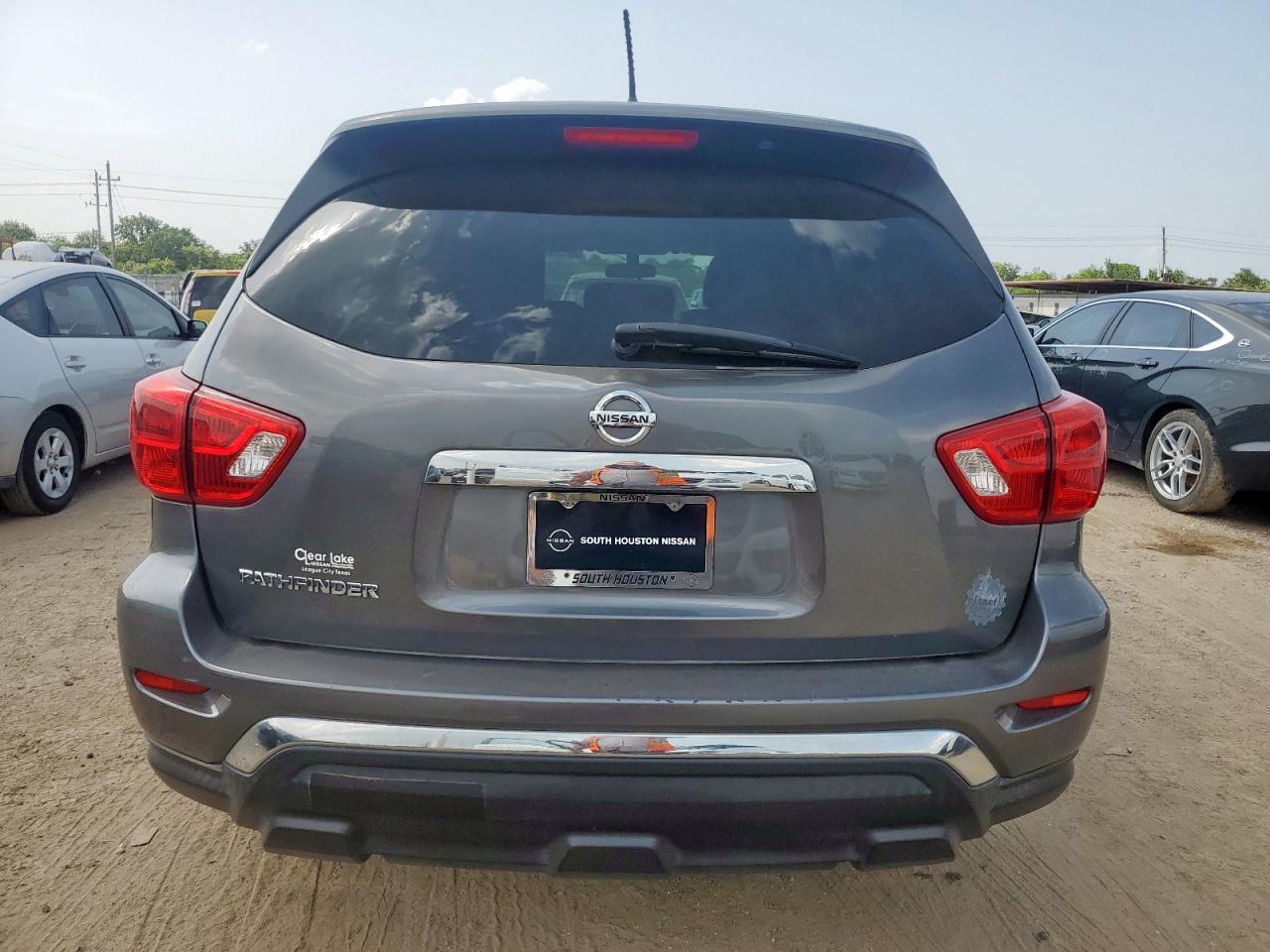 2018 Nissan Pathfinder S VIN: 5N1DR2MN5JC675413 Lot: 63344525