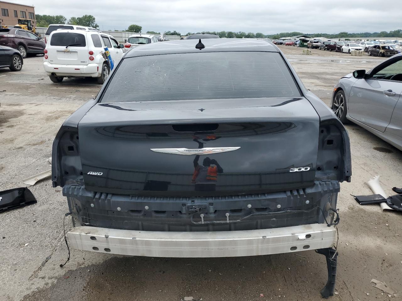 2017 Chrysler 300 Limited VIN: 2C3CCARG2HH544960 Lot: 64860145