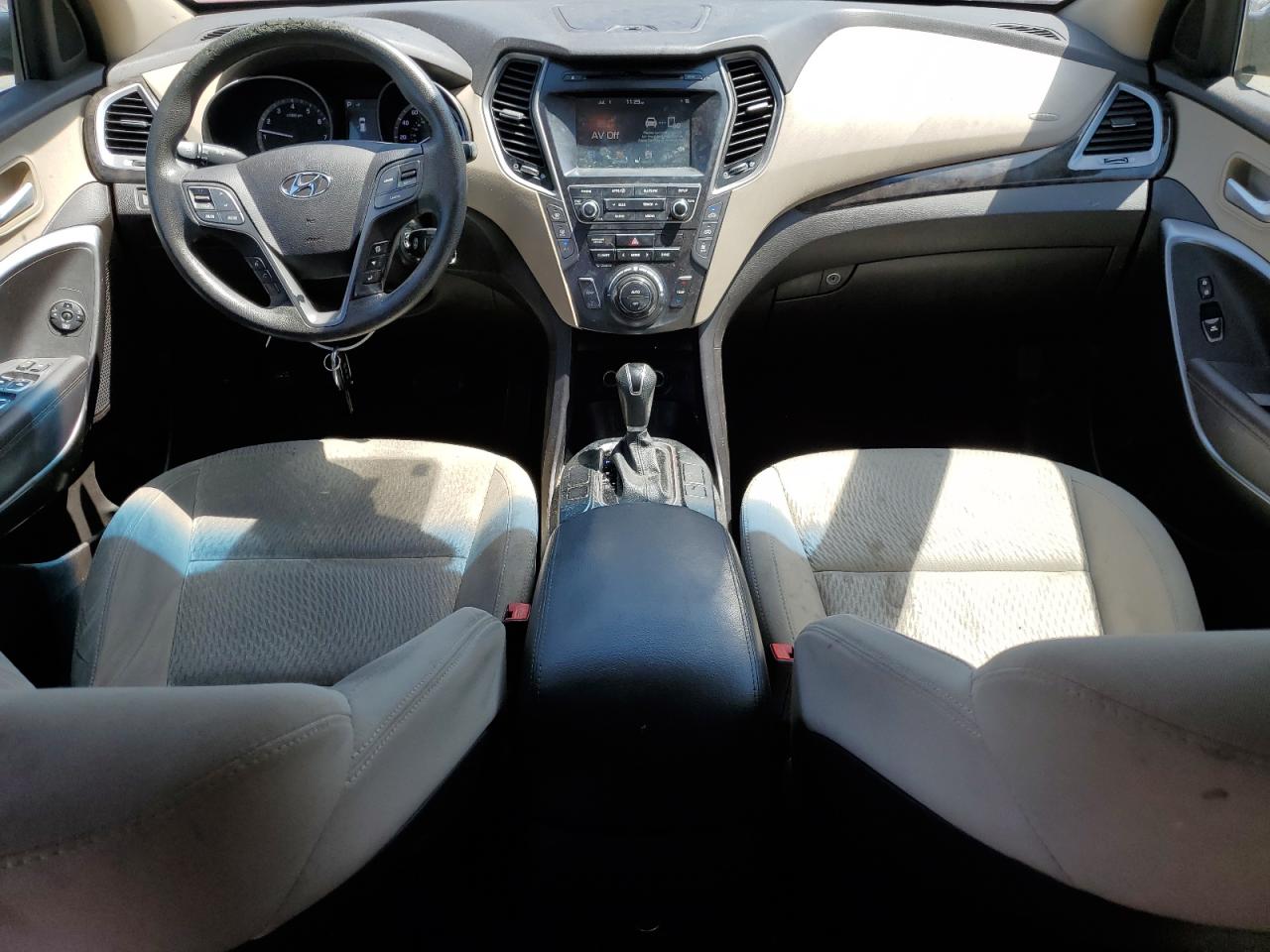 2017 Hyundai Santa Fe Se VIN: KM8SM4HF2HU212184 Lot: 62886465