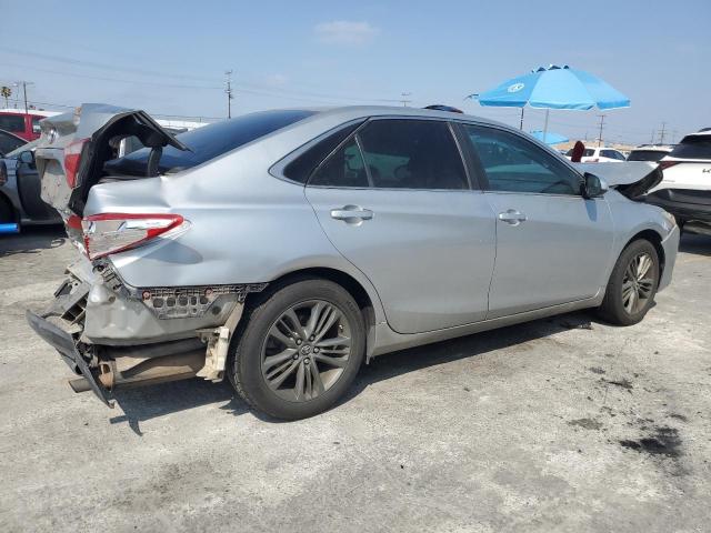  TOYOTA CAMRY 2016 Srebrny
