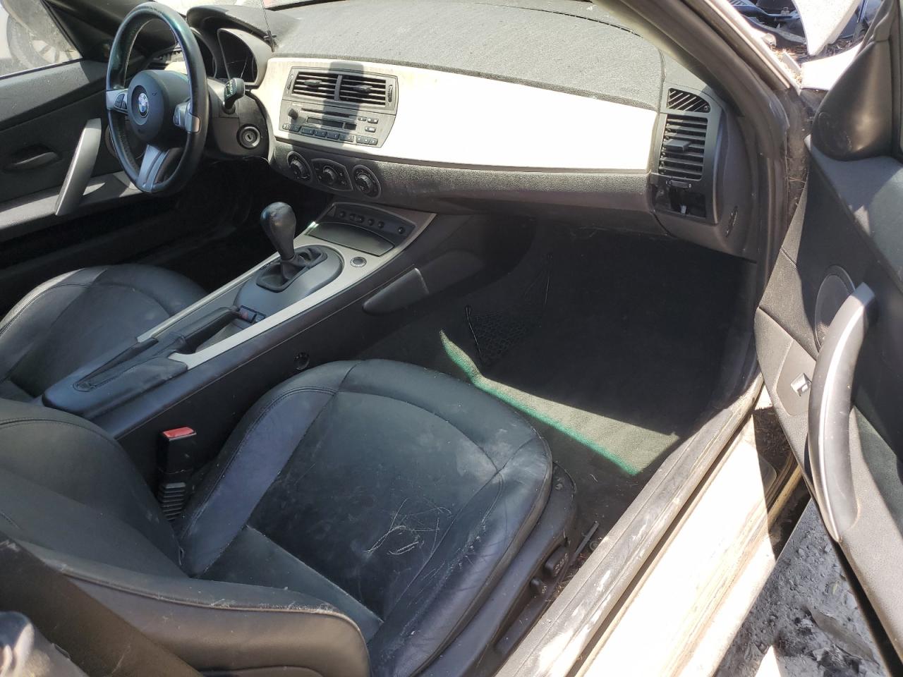2004 BMW Z4 2.5 VIN: 4USBT33504LS51981 Lot: 64143935