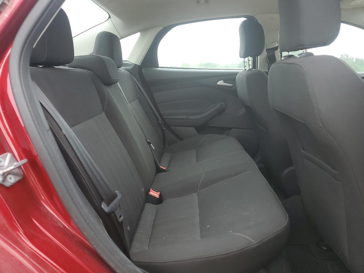2015 Ford Focus Se VIN: 1FADP3F27FL260299 Lot: 65041775