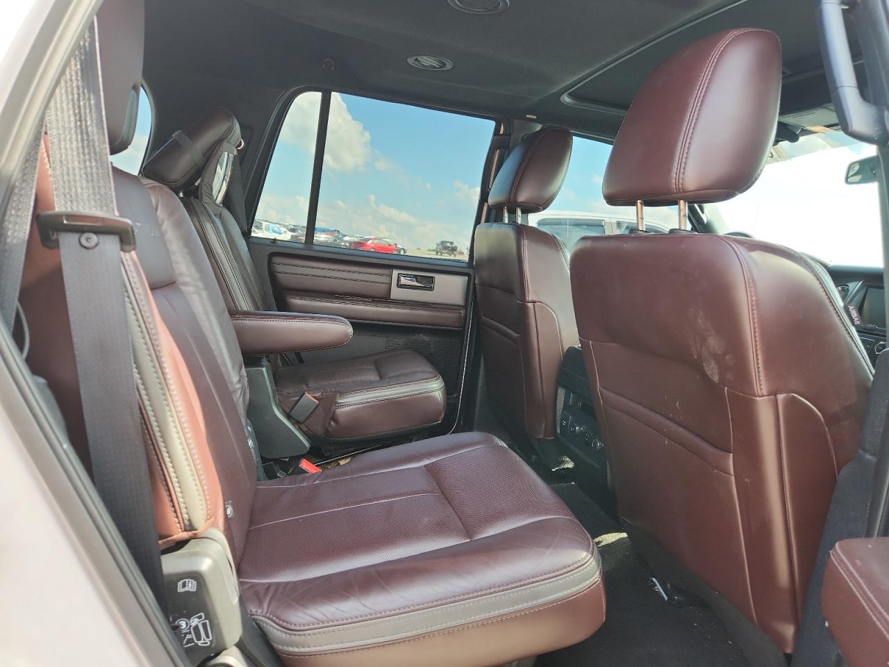 2015 Ford Expedition Platinum VIN: 1FMJU1MTXFEF14075 Lot: 65197095