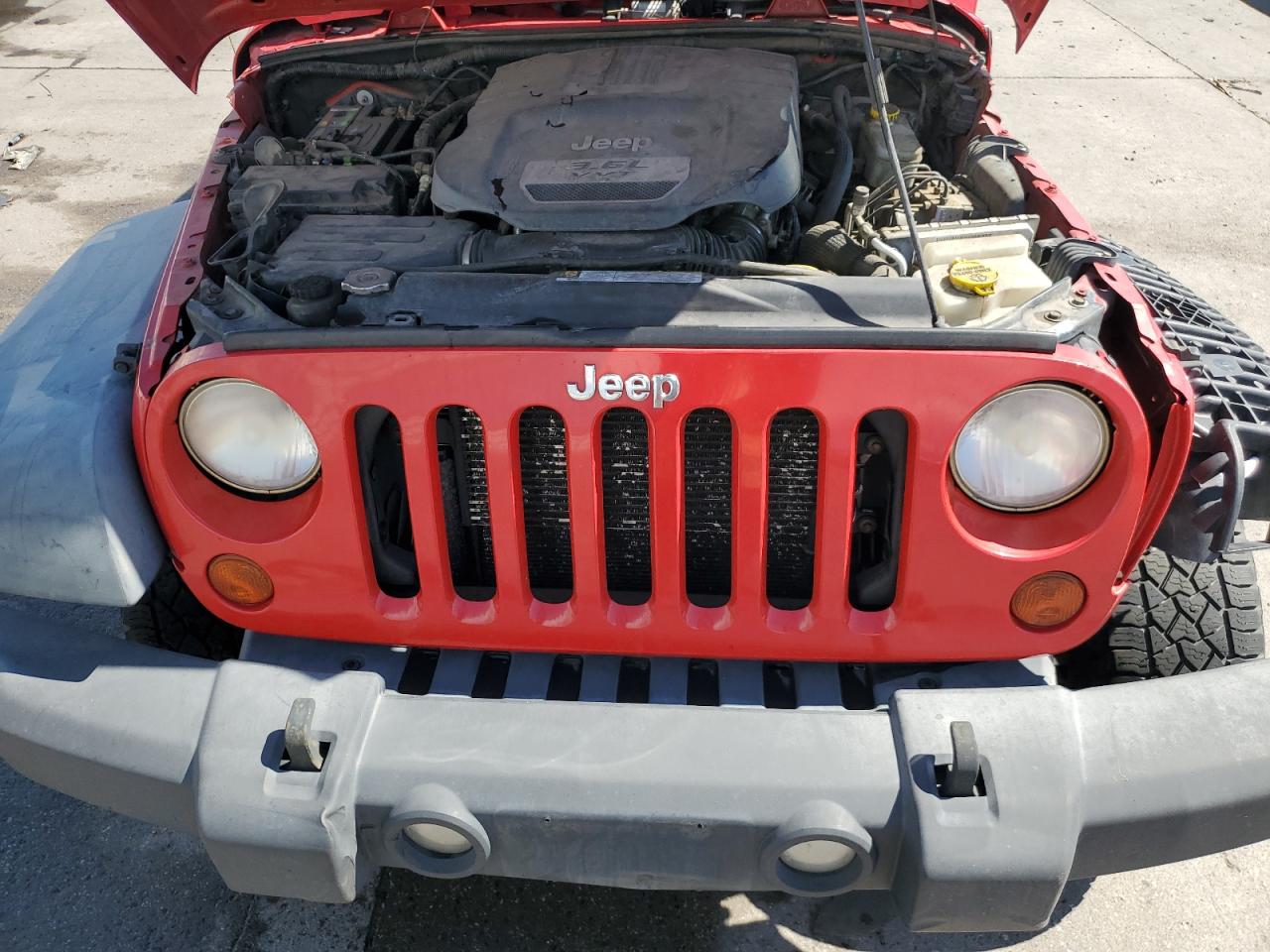 2012 Jeep Wrangler Unlimited Sport VIN: 1C4BJWDGXCL135635 Lot: 64041325