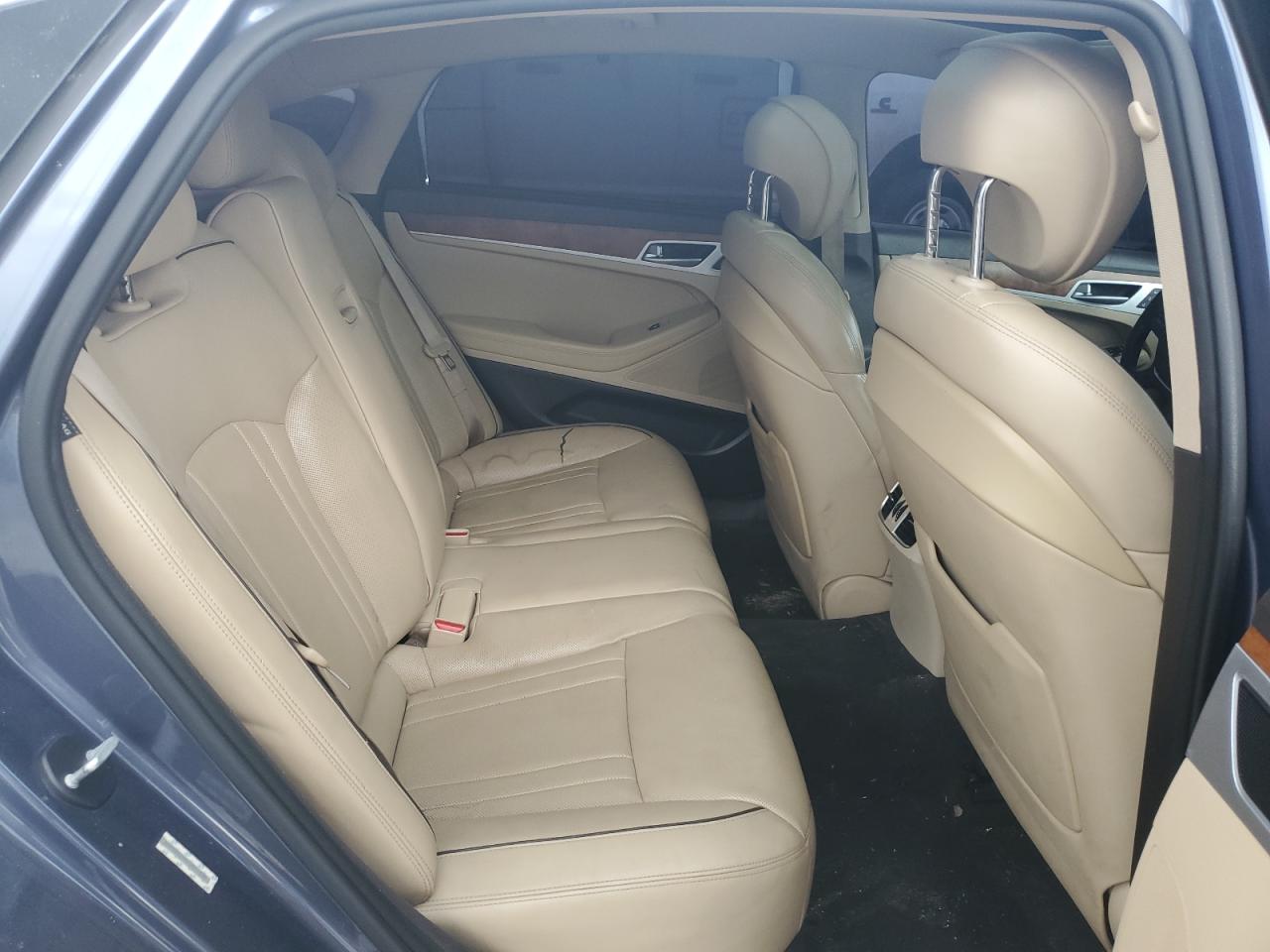 2015 Hyundai Genesis 3.8L VIN: KMHGN4JE8FU041636 Lot: 63531825