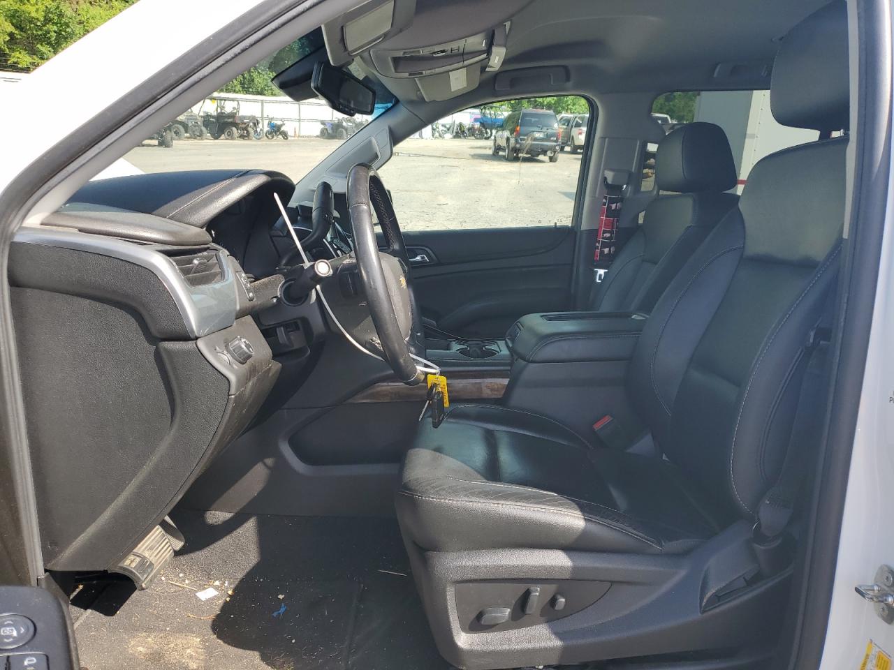 2019 Chevrolet Tahoe C1500 Lt VIN: 1GNSCBKC1KR205464 Lot: 64627625