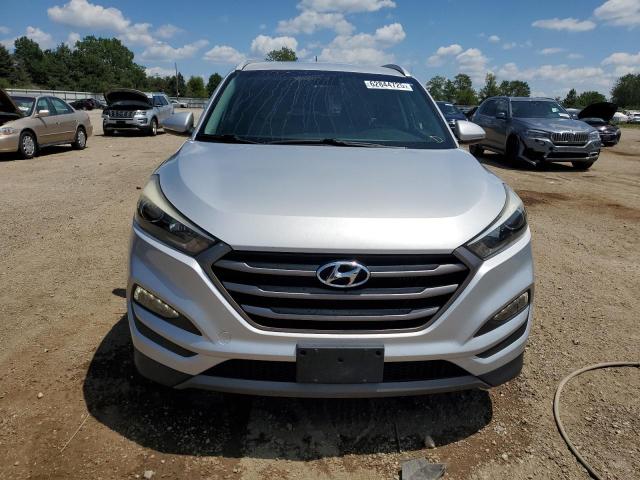  HYUNDAI TUCSON 2016 Серебристый