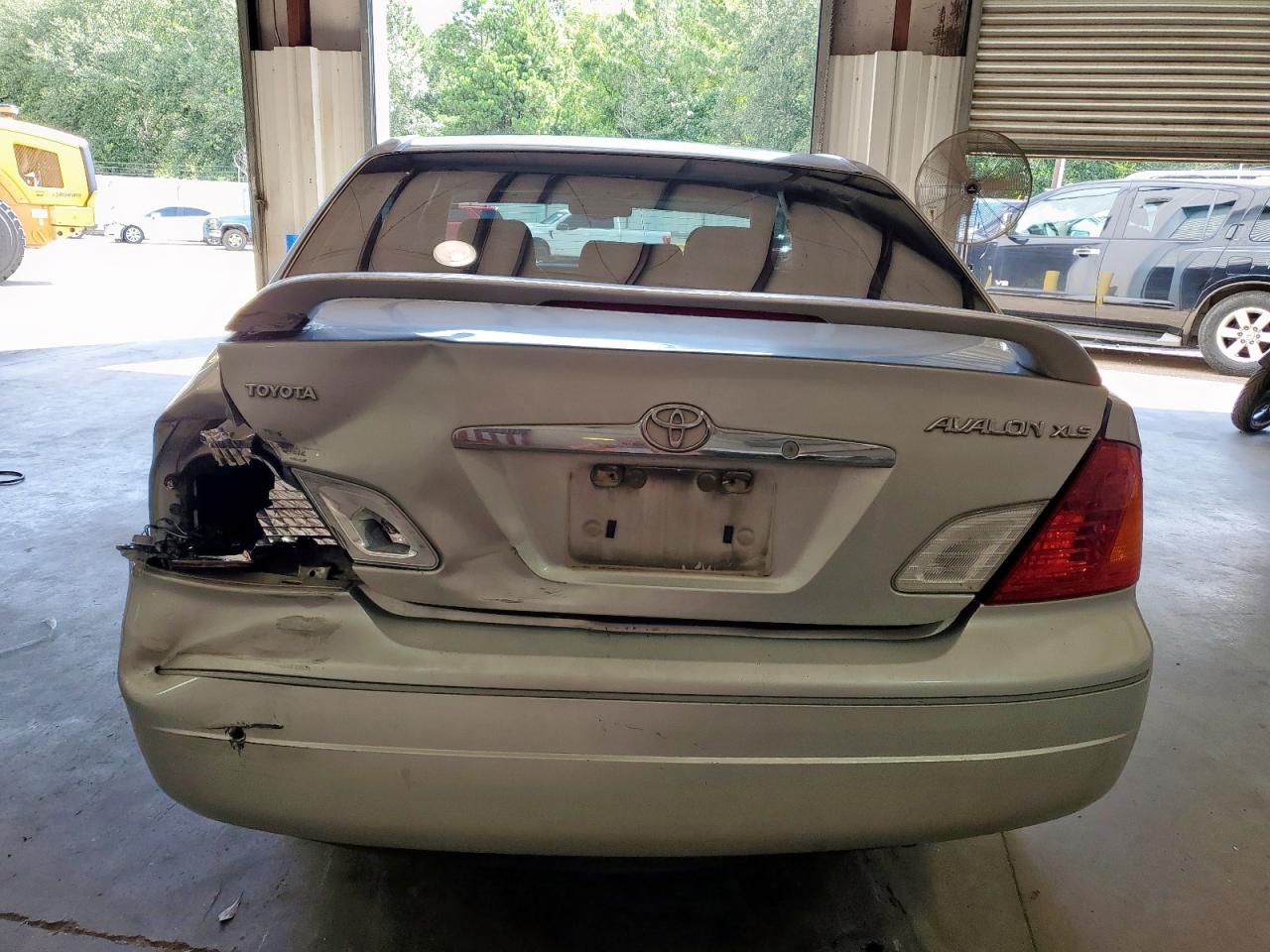 2002 Toyota Avalon Xl VIN: 4T1BF28B02U226054 Lot: 64623505