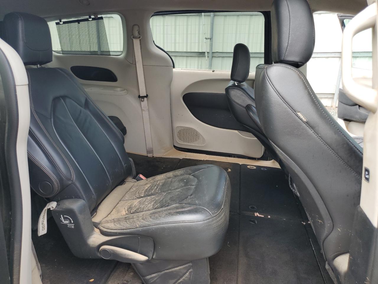 2017 Chrysler Pacifica Touring L VIN: 2C4RC1BG8HR660559 Lot: 65848465