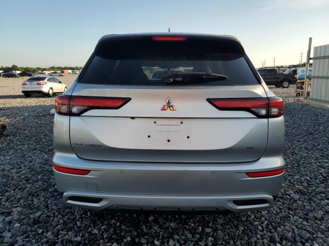  MITSUBISHI OUTLANDER 2024 Srebrny