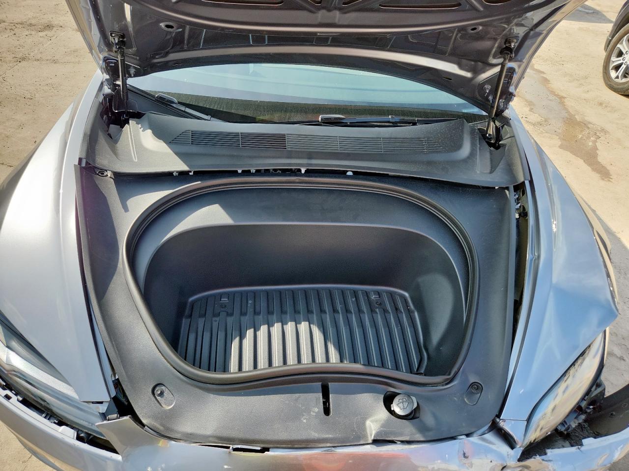 2025 Tesla Model 3 VIN: 5YJ3E1EAXSF023828 Lot: 64797655