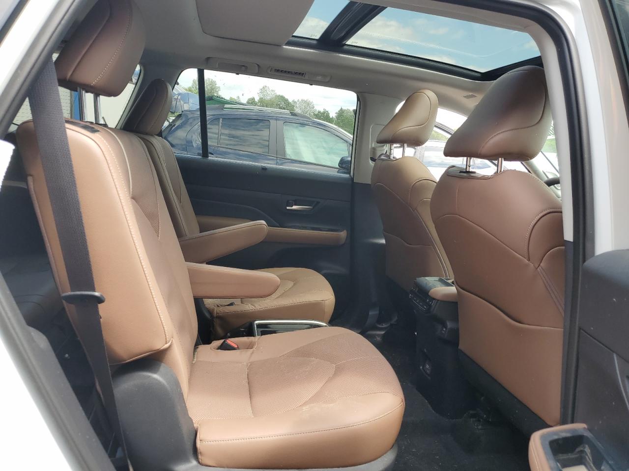 2025 Toyota Grand Highlander Le VIN: 5TDAAAB56SS086253 Lot: 65356025