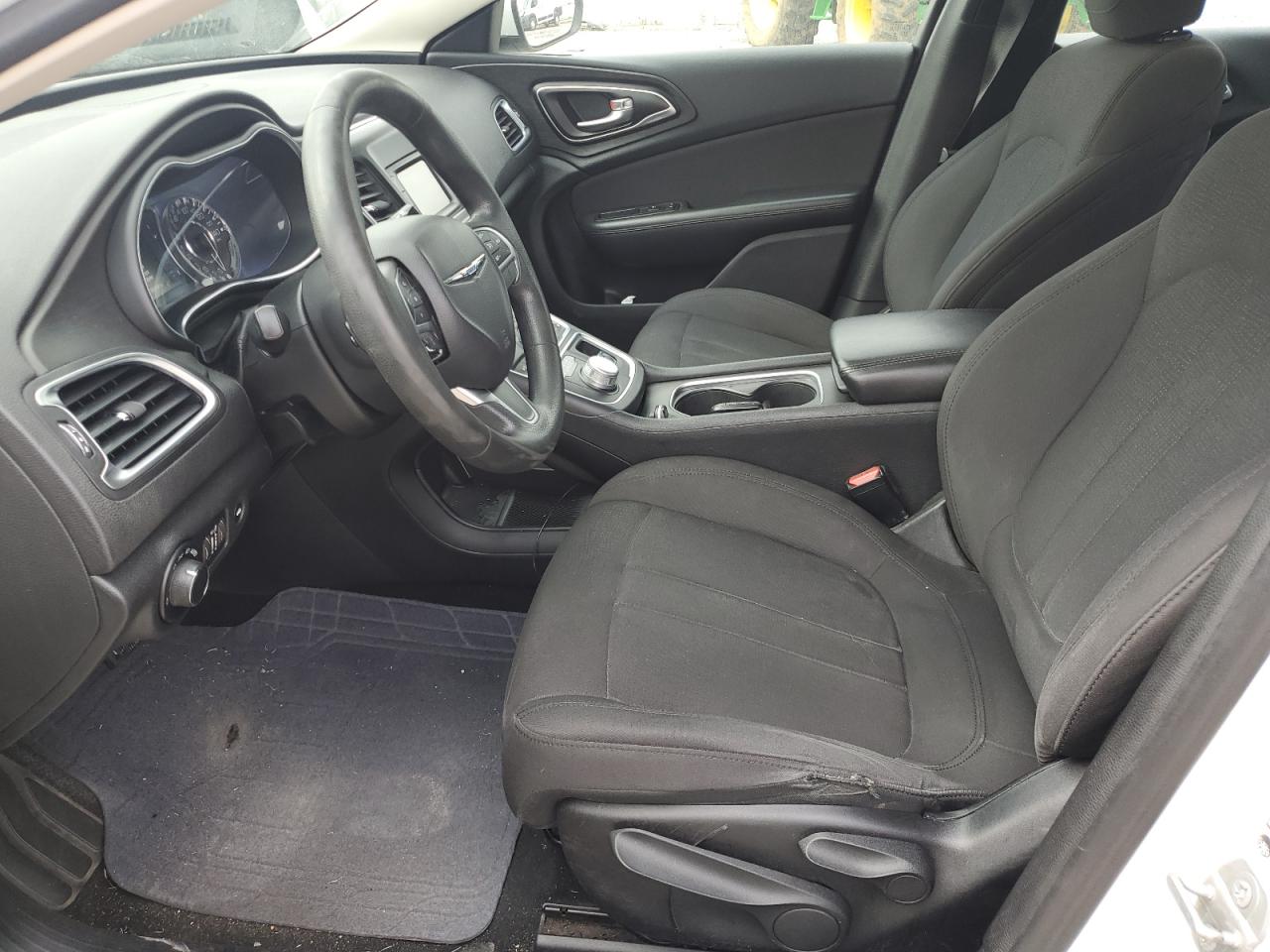 2015 Chrysler 200 Limited VIN: 1C3CCCAB2FN741630 Lot: 64204345