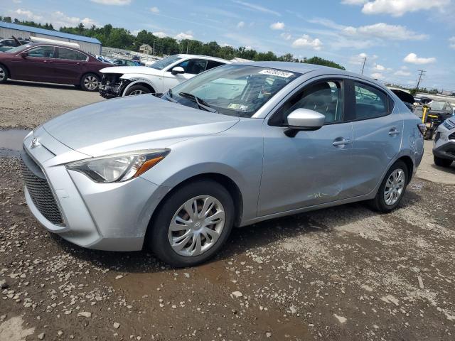  TOYOTA YARIS 2019 Srebrny