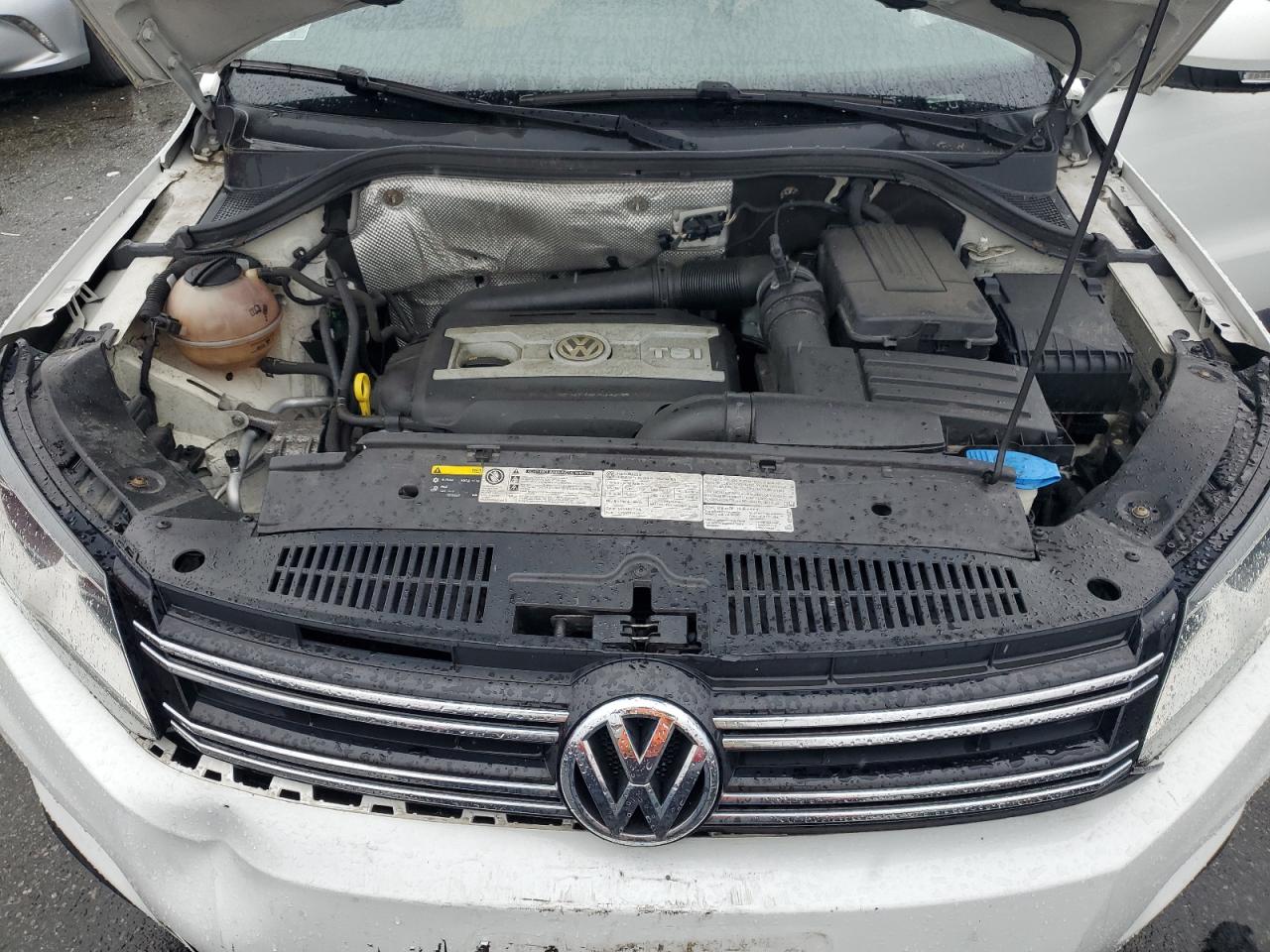 2016 Volkswagen Tiguan S VIN: WVGBV7AX7GW587363 Lot: 63471625