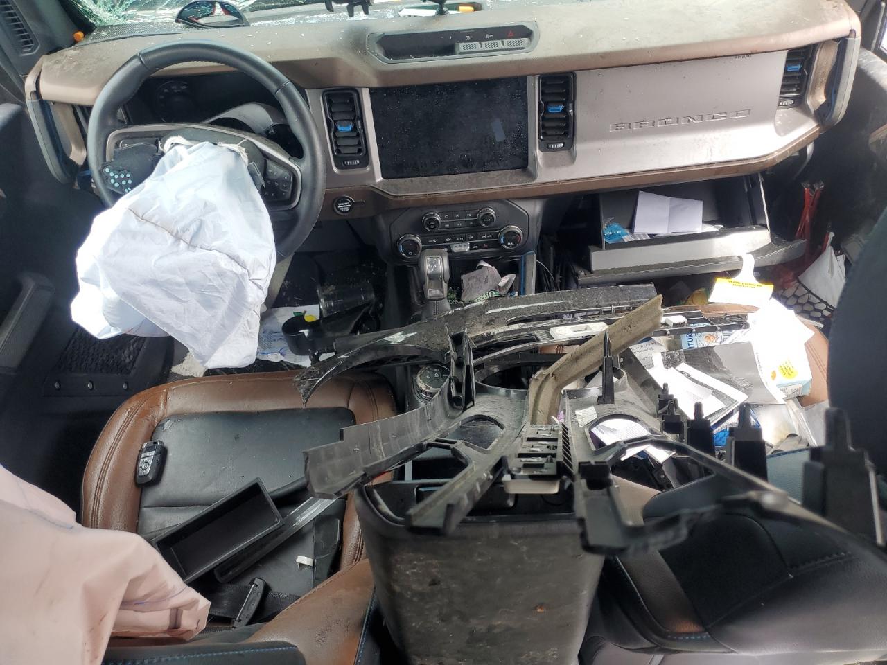 2023 Ford Bronco Base VIN: 1FMDE5BH8PLC16038 Lot: 64850645