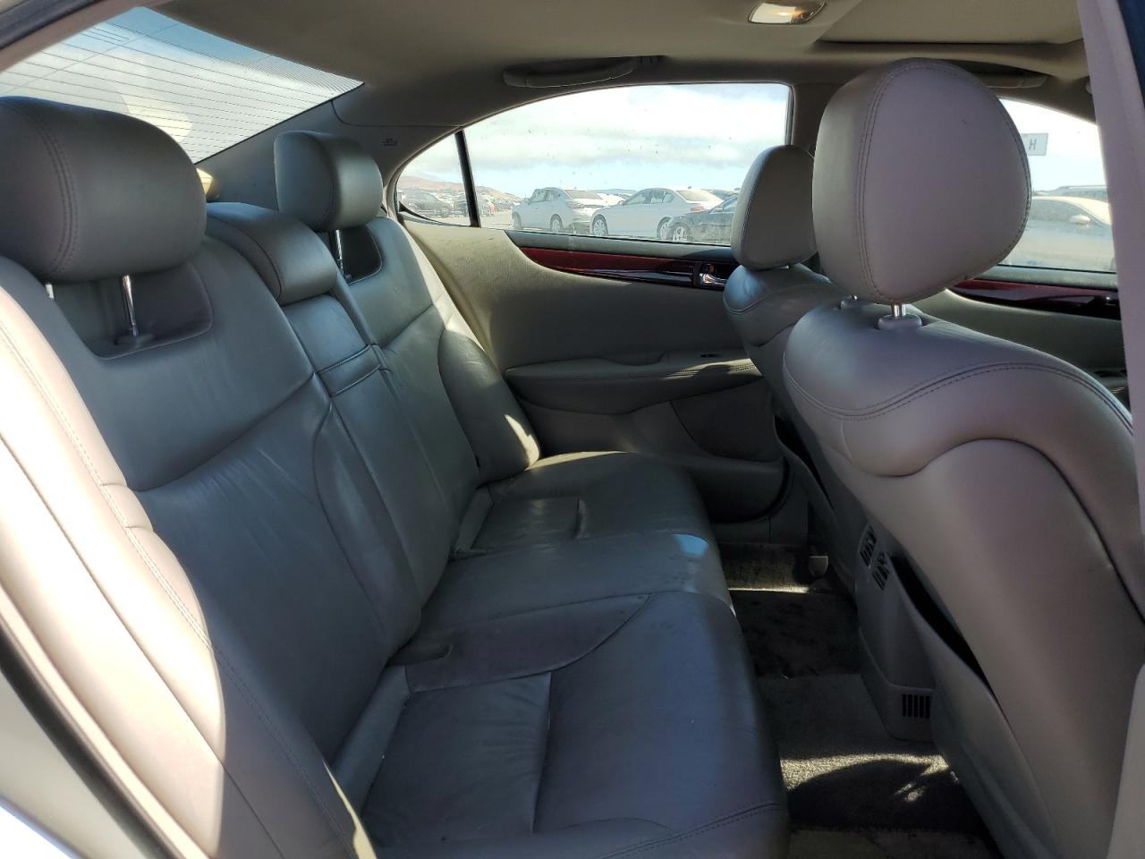 2004 Lexus Es 330 VIN: JTHBA30G945000137 Lot: 63846205