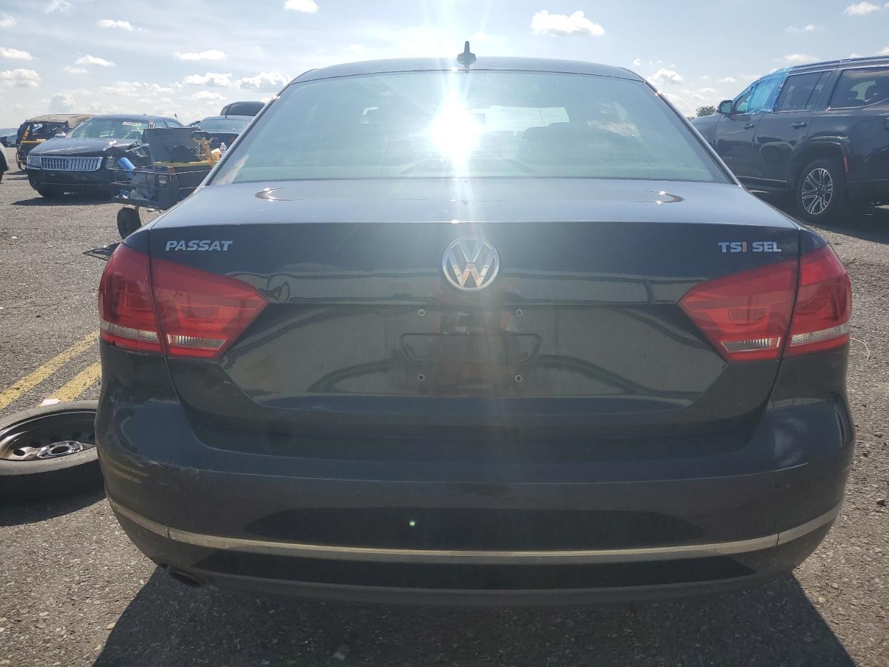 2015 Volkswagen Passat Sel VIN: 1VWCT7A32FC120814 Lot: 65181865