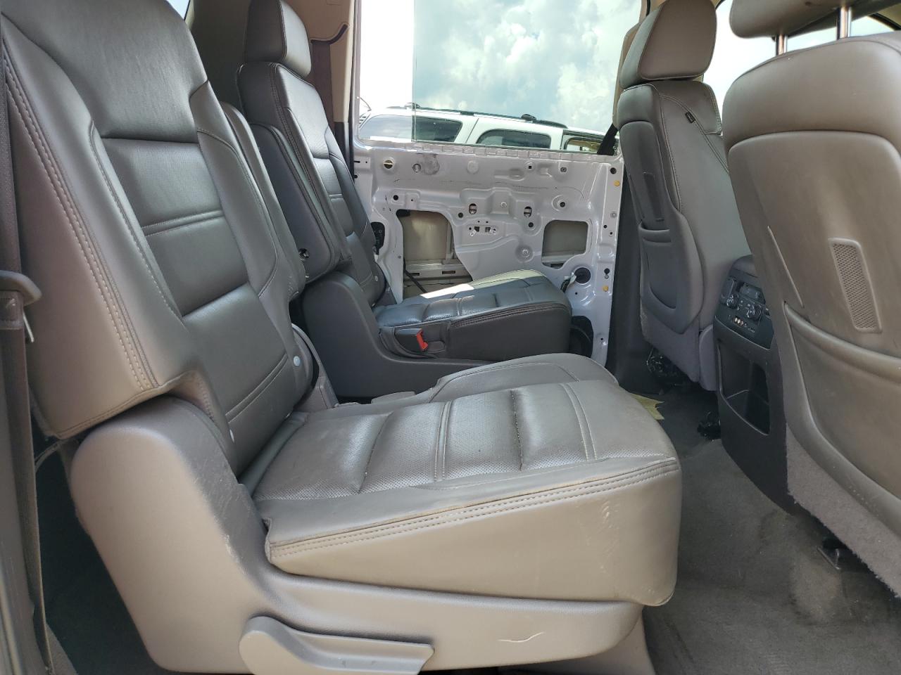 2016 GMC Yukon Xl Denali VIN: 1GKS1HKJ7GR210941 Lot: 63454255