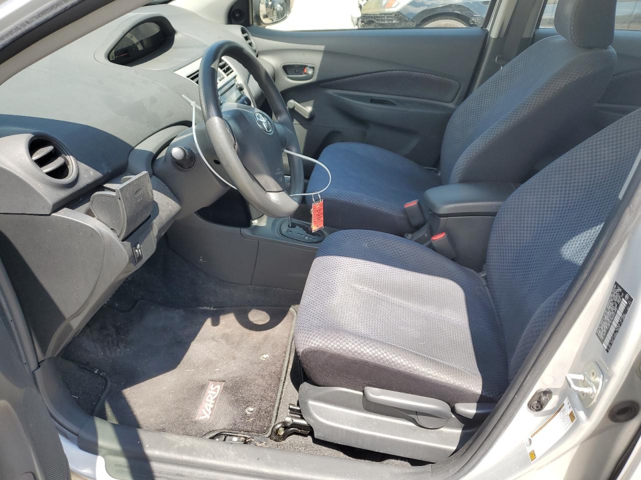 2008 Toyota Yaris VIN: JTDBT923484037990 Lot: 63630145