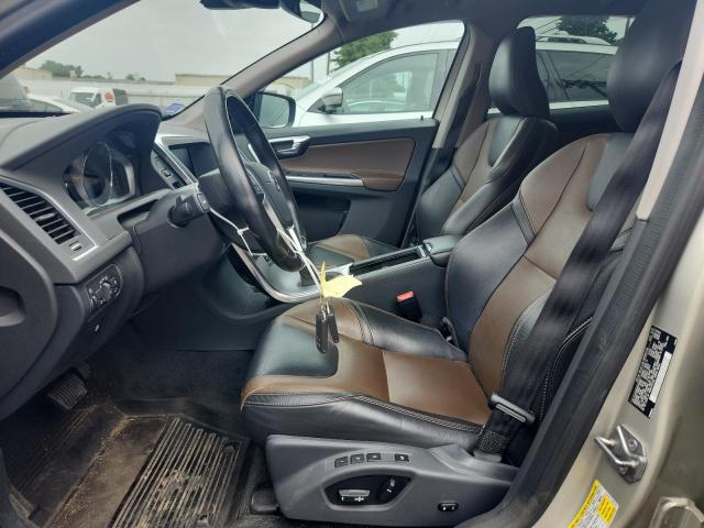  VOLVO XC60 2017 Золотой