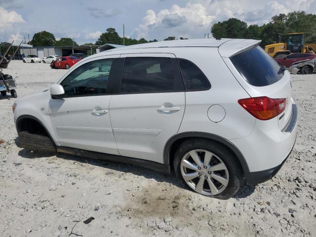  MITSUBISHI OUTLANDER 2015 Белы
