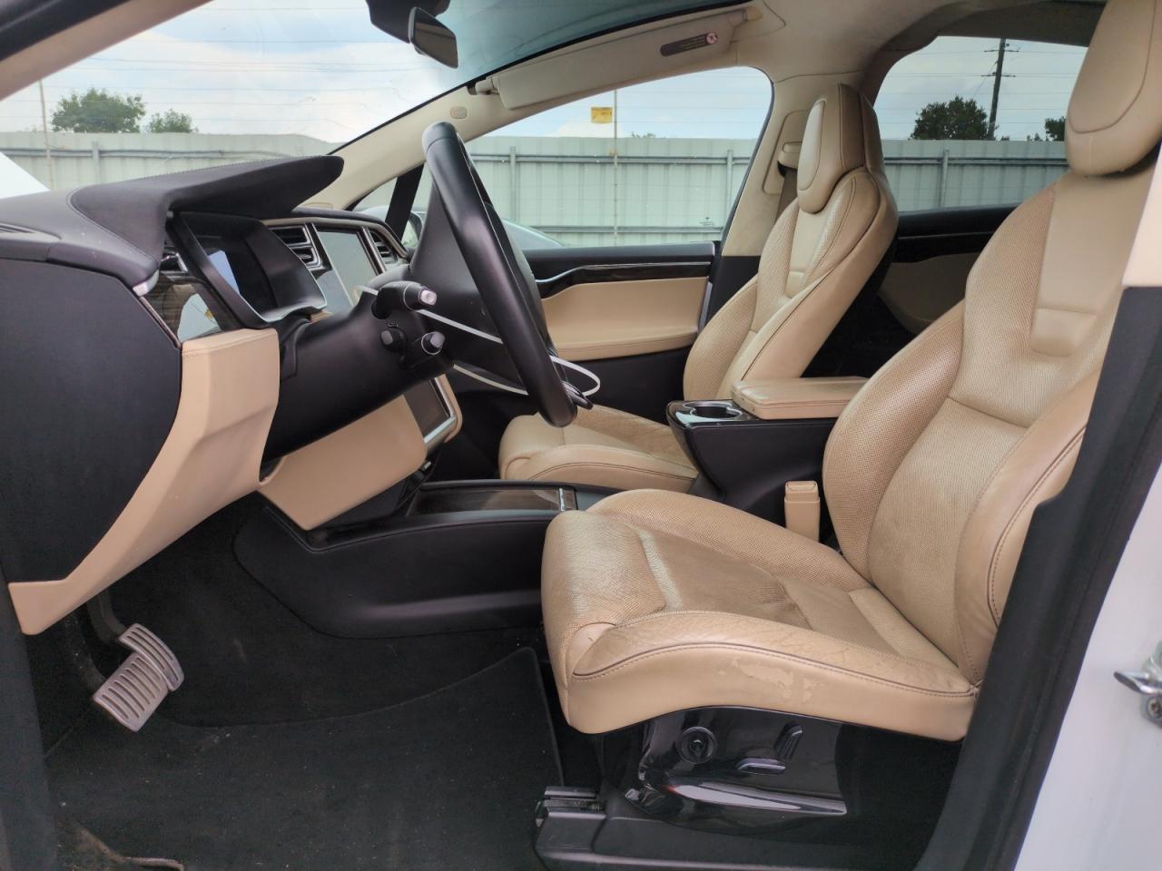 2016 Tesla Model X VIN: 5YJXCAE49GF003613 Lot: 63621455