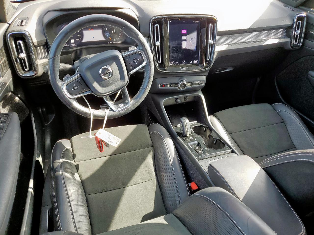 2020 Volvo Xc40 T5 R-Design VIN: YV4162UM6L2177797 Lot: 64794075