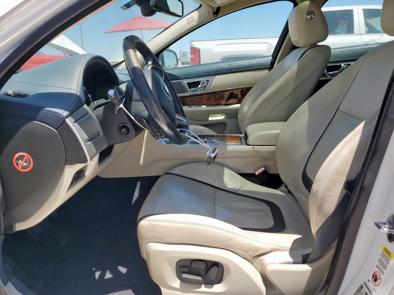 sajwa0ex1e8u22060 SAJWA0EX1E8U22060 2014 Jaguar Xf