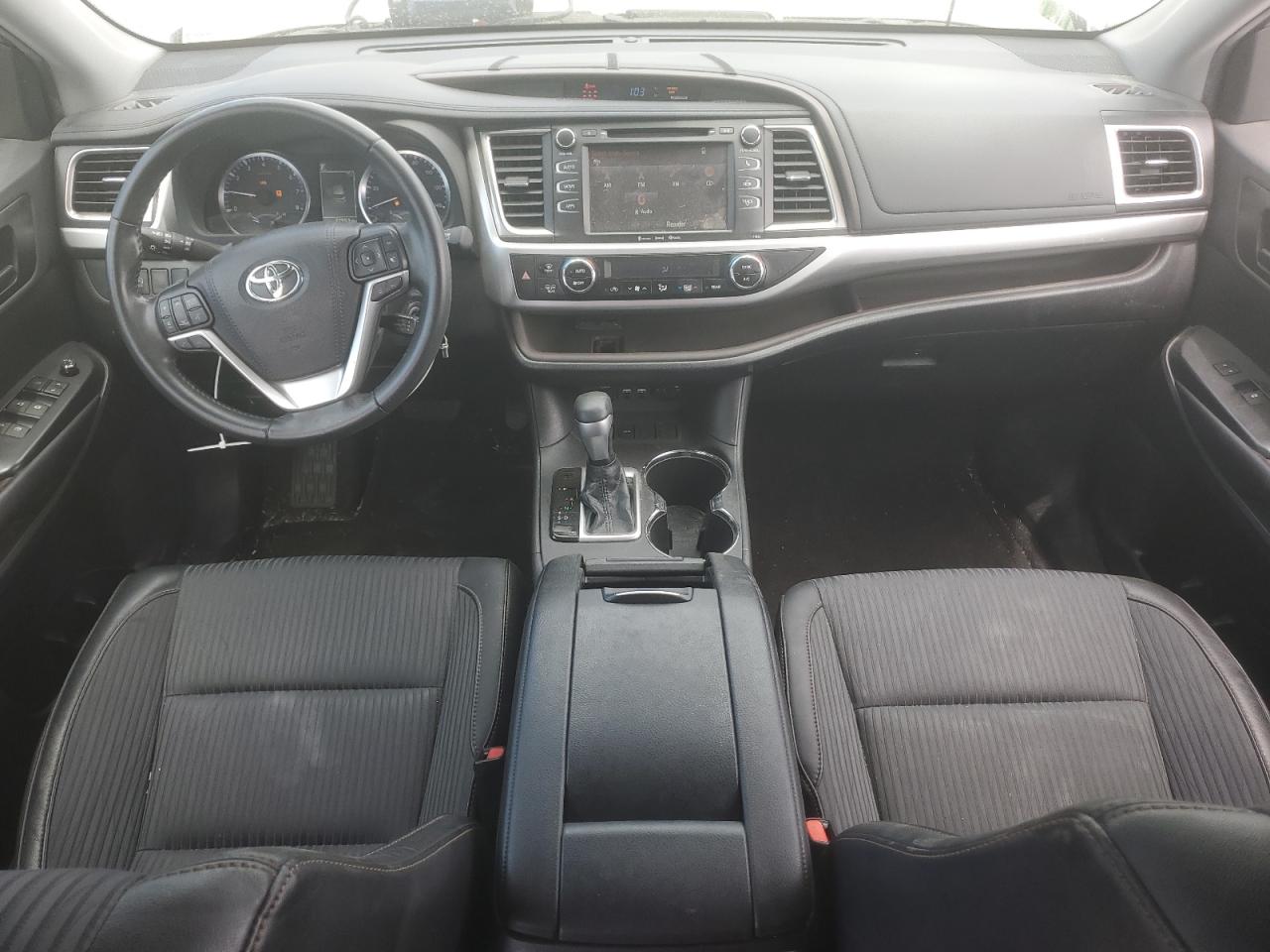 2019 Toyota Highlander Le VIN: 5TDZZRFHXKS335782 Lot: 63427845