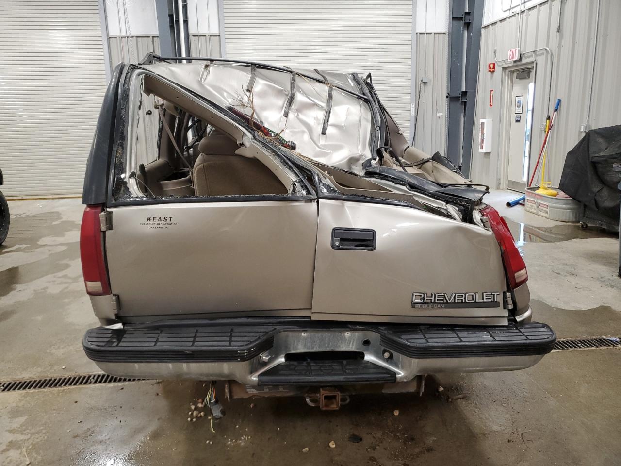 1999 Chevrolet Suburban C1500 VIN: 3GNEC16R7XG215686 Lot: 63932255