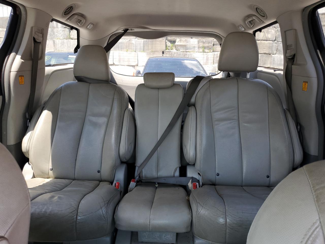 2013 Toyota Sienna Xle VIN: 5TDYK3DC5DS354151 Lot: 63645845