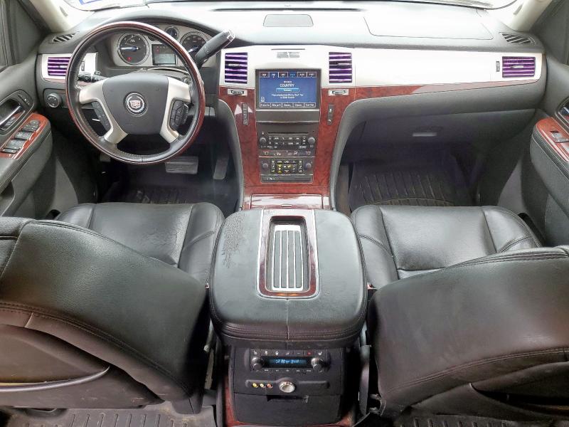  CADILLAC ESCALADE 2013 Biały