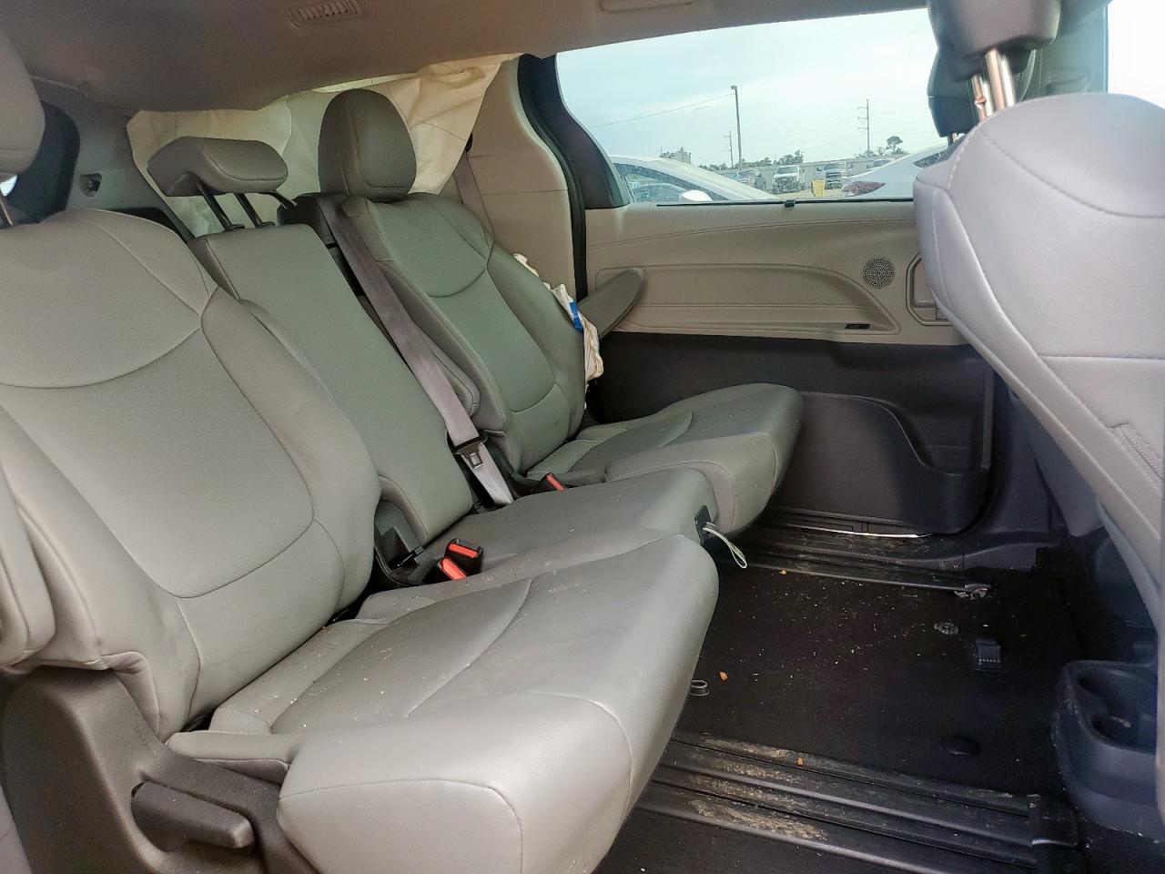 2022 Toyota Sienna Xle VIN: 5TDYRKEC9NS121105 Lot: 63942115