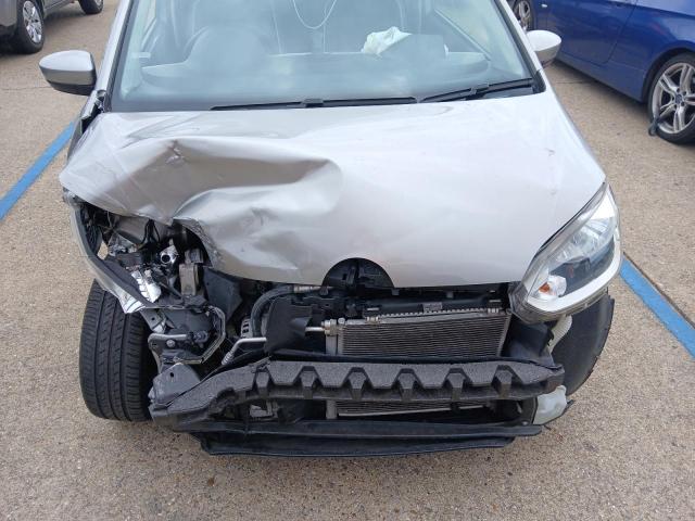 2013 VOLKSWAGEN HIGH UP