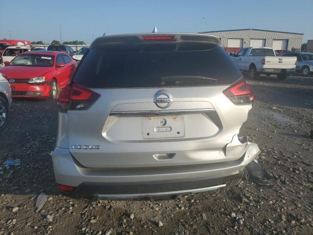  NISSAN ROGUE 2017 Srebrny