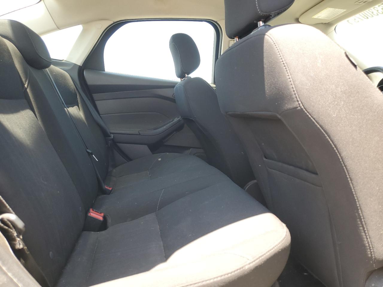 2018 Ford Focus Se VIN: 1FADP3FE8JL205699 Lot: 63300795