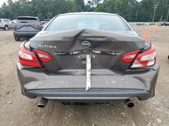 Sedans NISSAN ALTIMA 2016 Brązowy