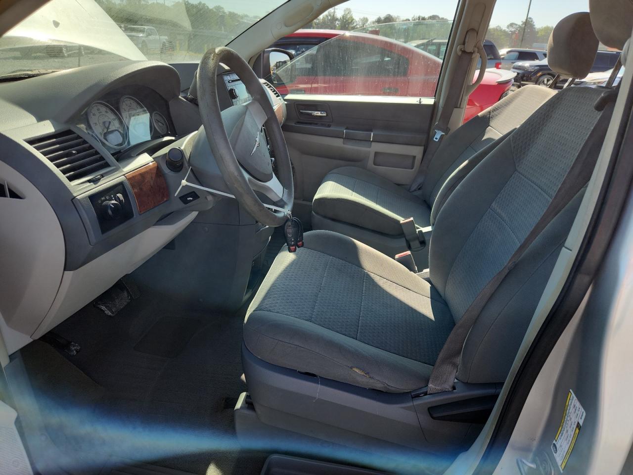 2008 Chrysler Town & Country Lx VIN: 2A8HR44H88R792375 Lot: 64259565