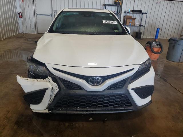  TOYOTA CAMRY 2021 Biały