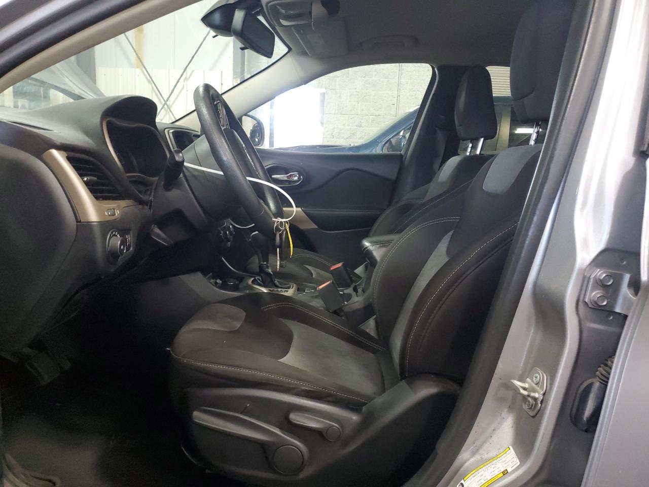 2018 Jeep Cherokee Latitude VIN: 1C4PJMCB0JD622320 Lot: 63489405