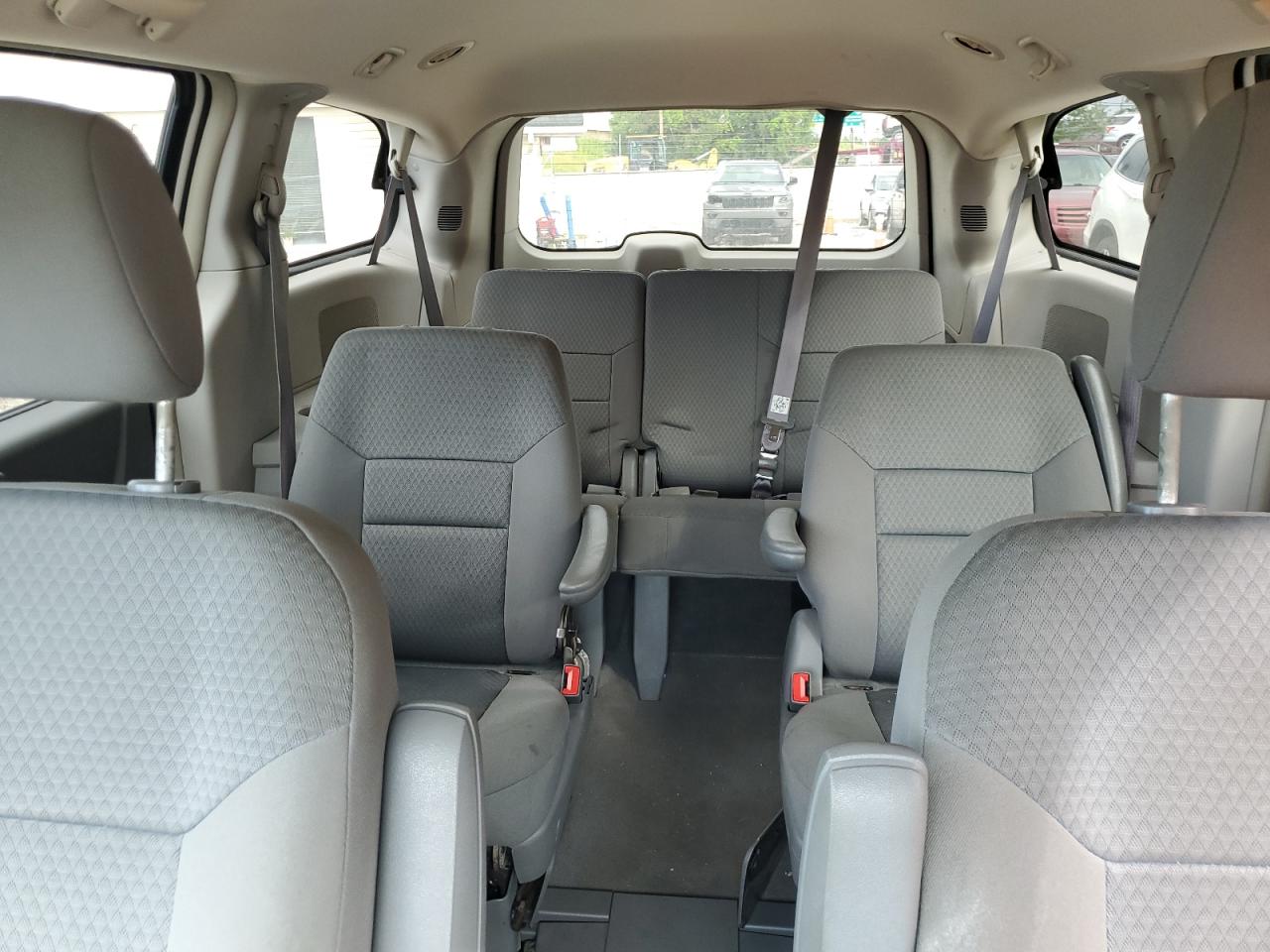 2010 Chrysler Town & Country Lx VIN: 2A4RR4DE6AR213840 Lot: 65094575