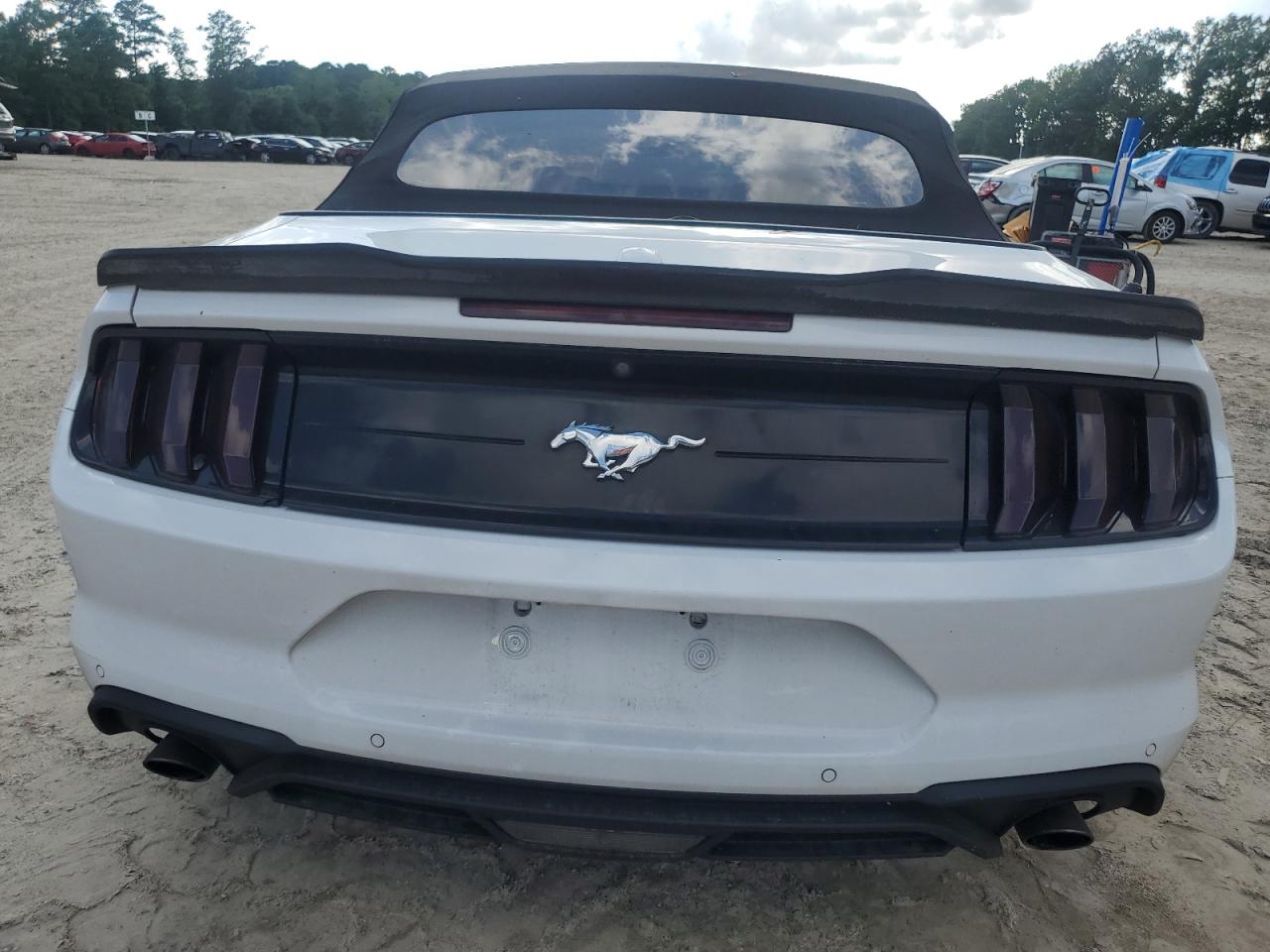 2018 Ford Mustang VIN: 1FATP8UH5J5177421 Lot: 62783235