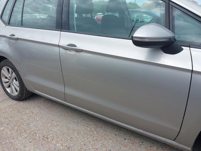 2016 VOLKSWAGEN GOLF SV SE