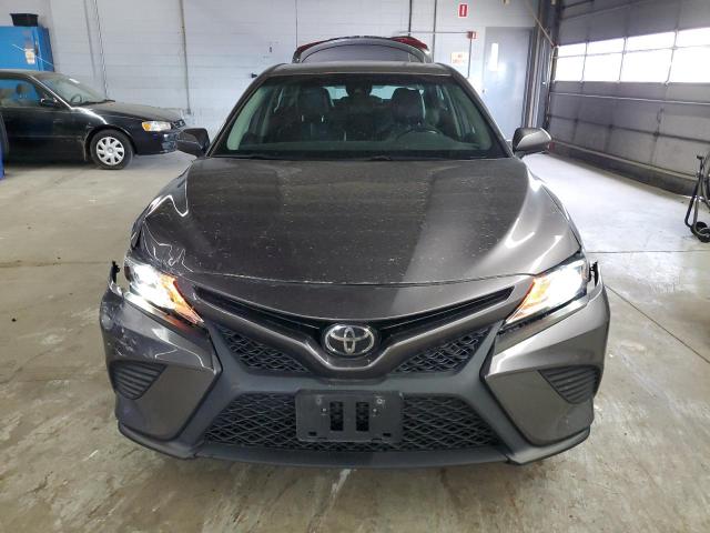  TOYOTA CAMRY 2018 Szary